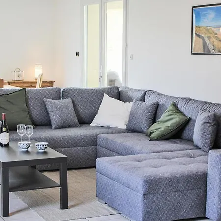 3 Bedroom Cozy In Σπίτι διακοπών Sainte-Mère-Église