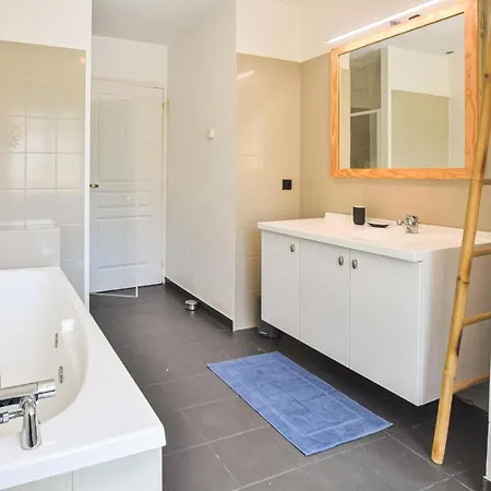 3 Bedroom Cozy In * Sainte-Mère-Église